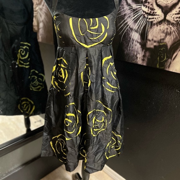 🖤💛LIKE NEW I-N-C INTERNATIONAL CONCEPTS  BLACK WITH YELLOW FUN DRESS SZ 12 🖤 - Picture 3 of 10